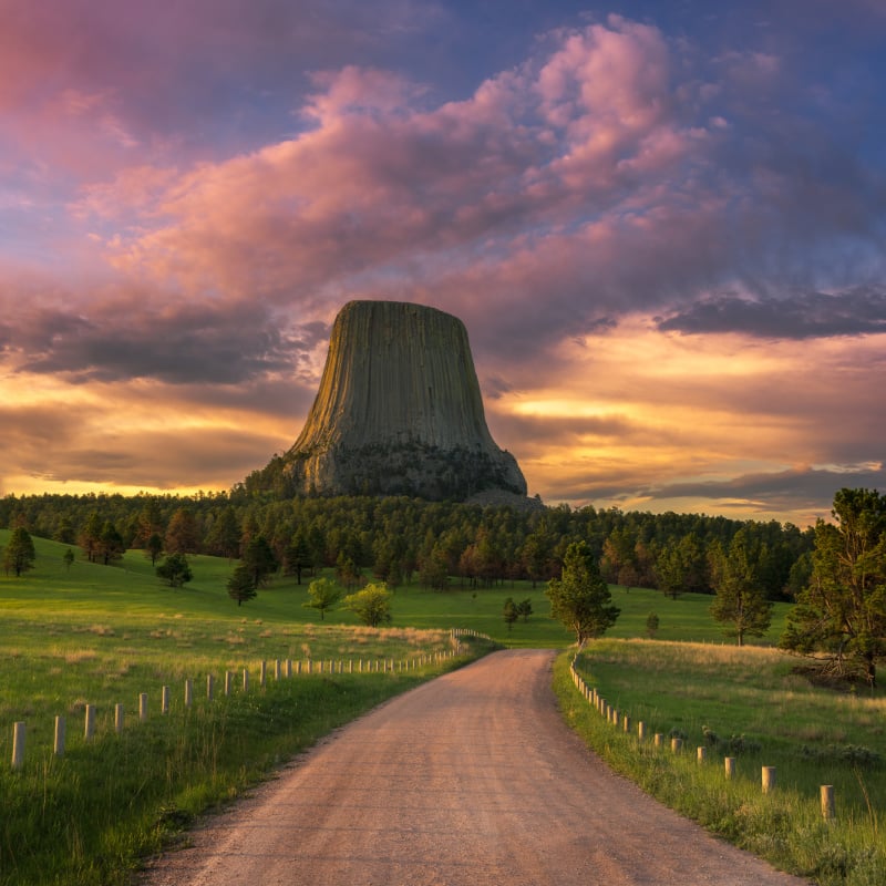 Sunrise-at-Devils-Tower-Wyoming