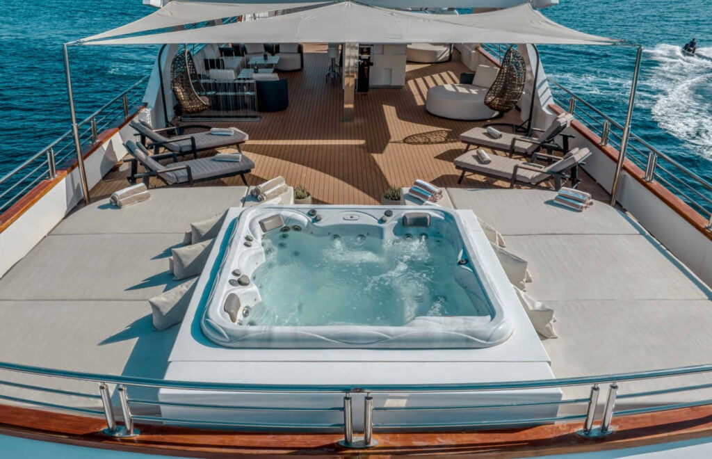 hot tub on cristal yacht 