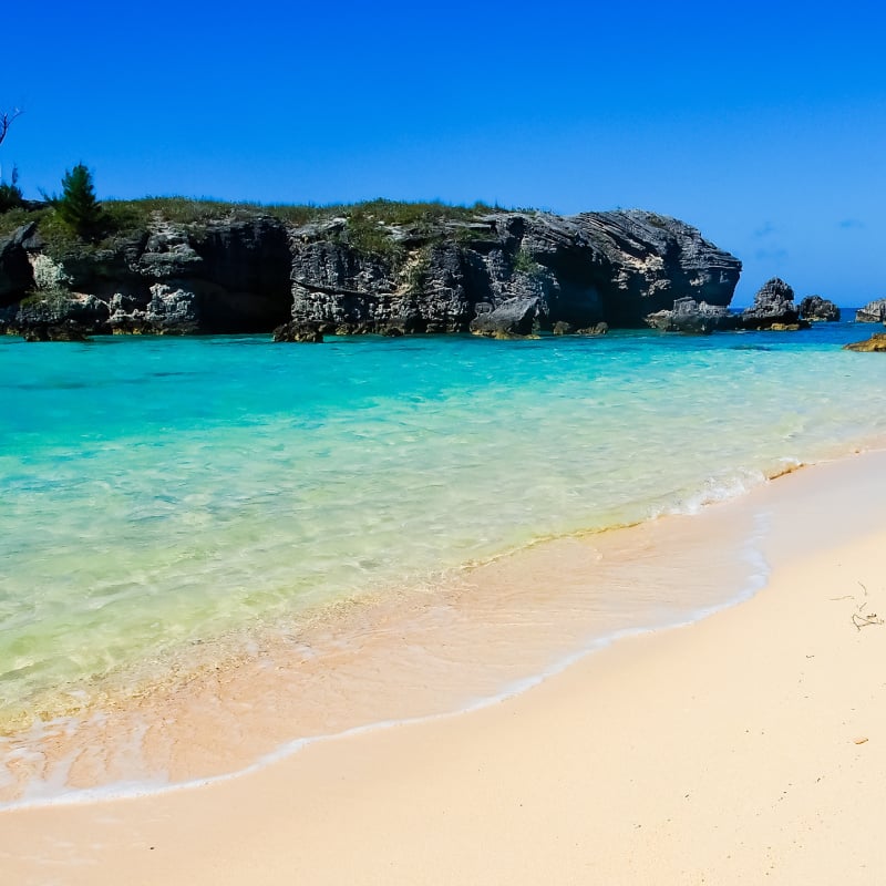 Beach at Tobacco Bay in Bermuda