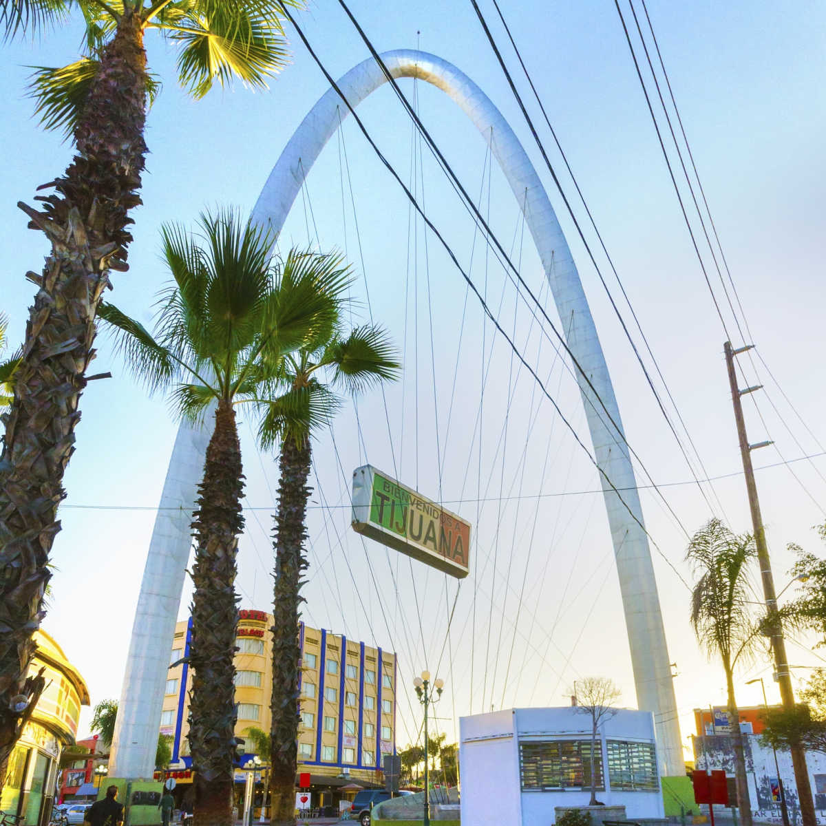 Tijuana arch on Revolución