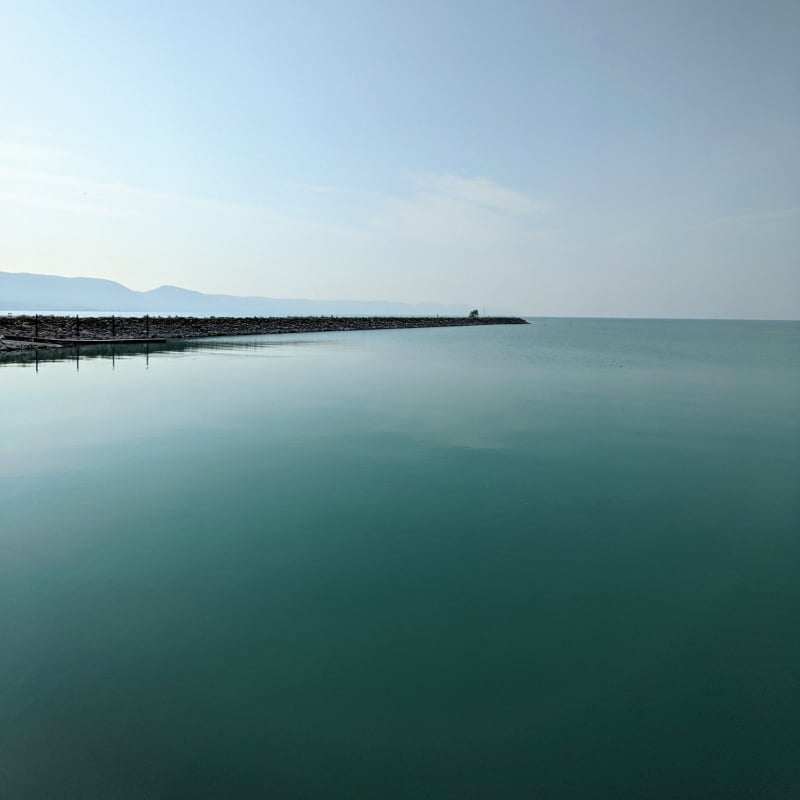 Blue water of Bear Lake State Park