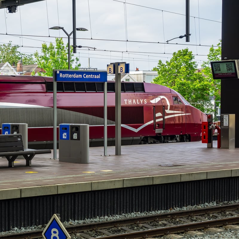 Rotterdam train at station