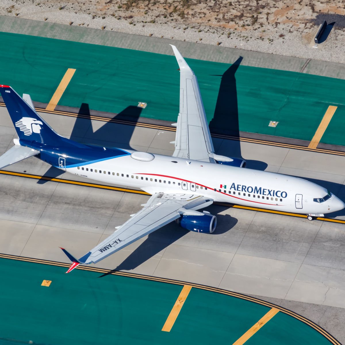 Aeromexico on LAX runway